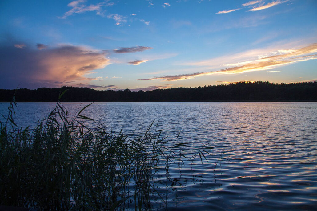 See im Sonnenuntergang